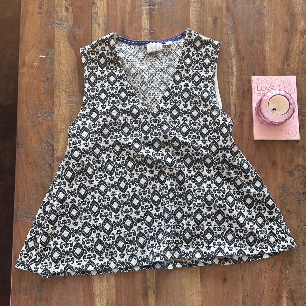 Flowy patterned soft tank